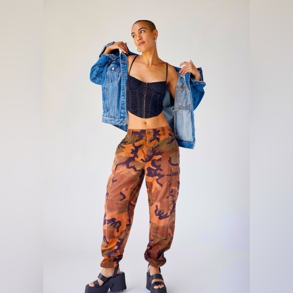 NWT UO OUT FROM UNDER Marie Ruched Modern Love Corset Black L